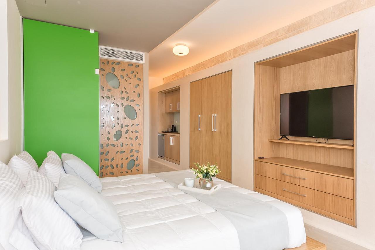 Lilium Luxury Suites Agia Marina Esterno foto