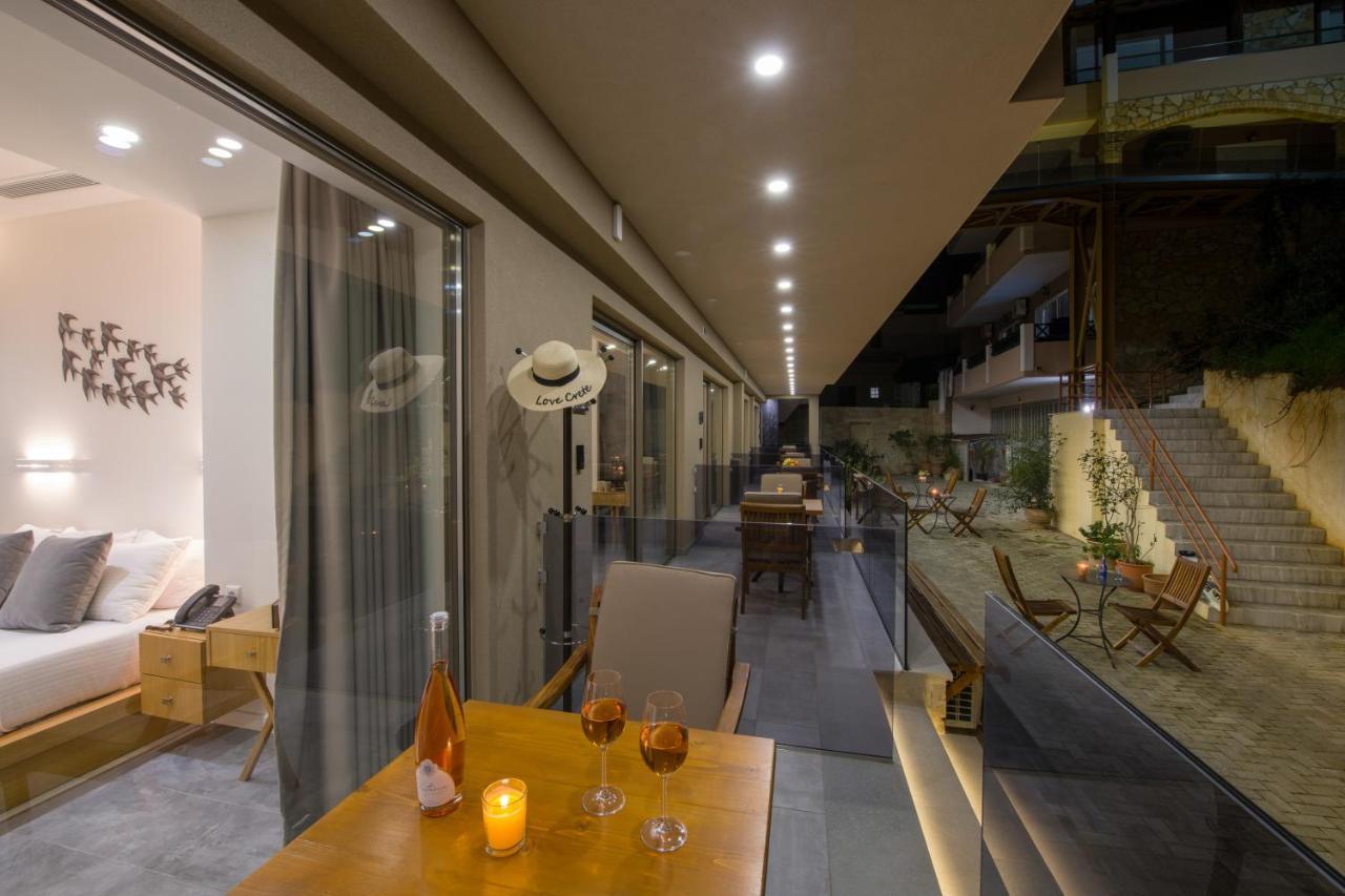 Lilium Luxury Suites Agia Marina Esterno foto