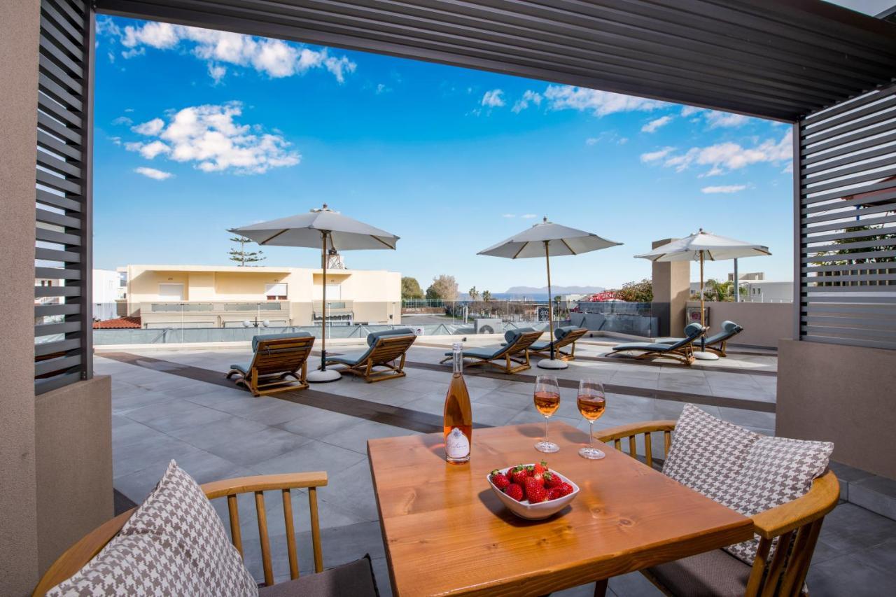Lilium Luxury Suites Agia Marina Esterno foto