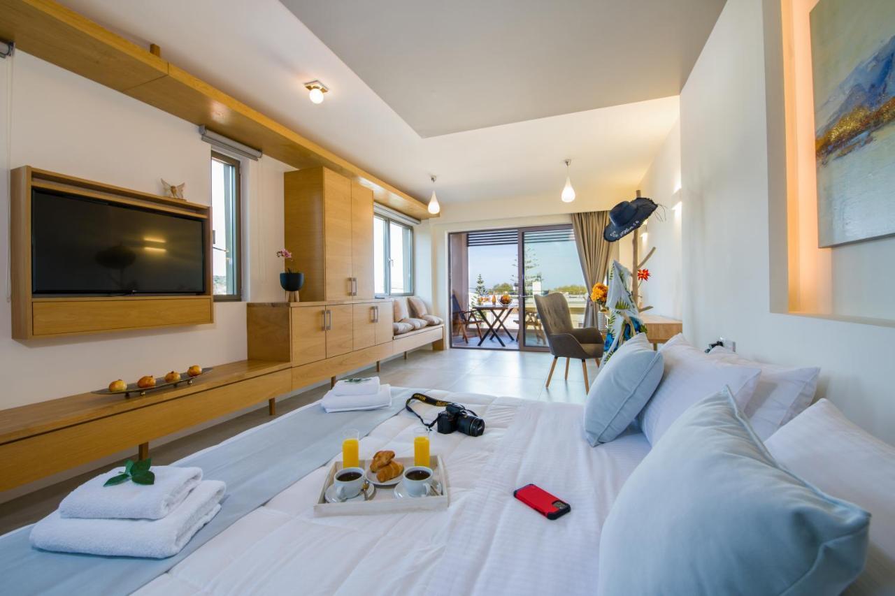 Lilium Luxury Suites Agia Marina Esterno foto