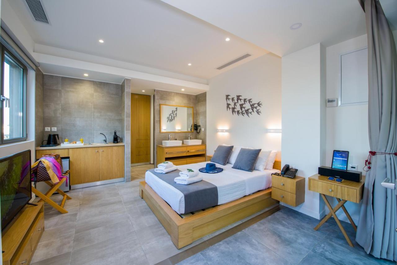 Lilium Luxury Suites Agia Marina Esterno foto