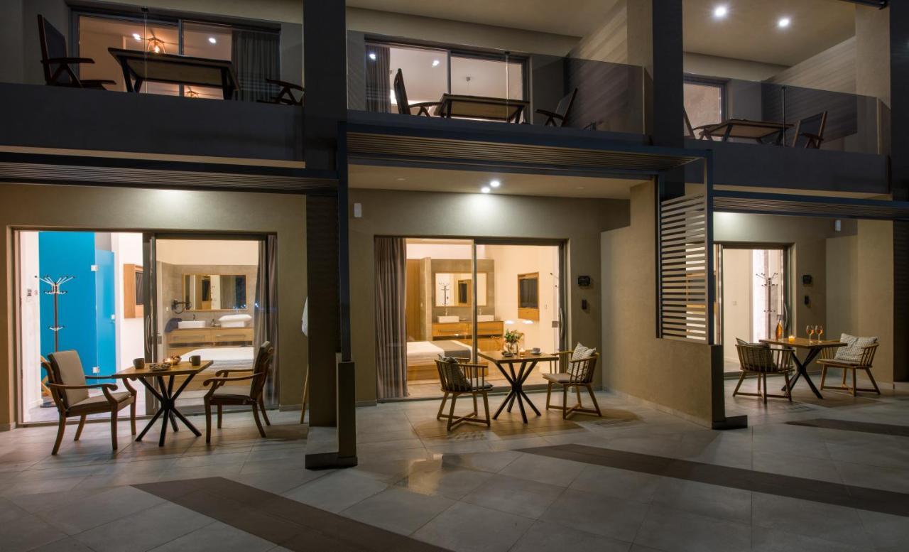 Lilium Luxury Suites Agia Marina Esterno foto
