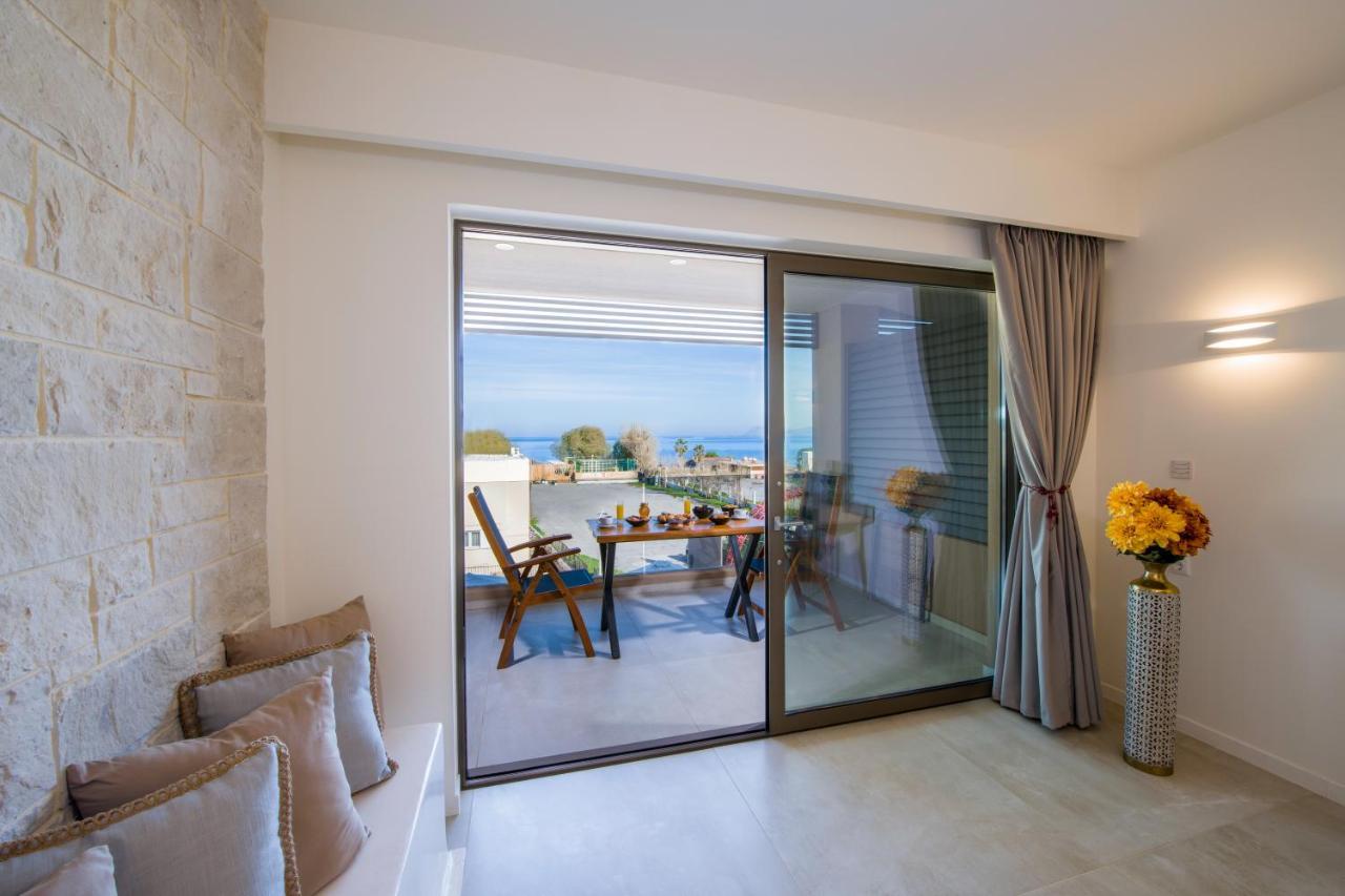 Lilium Luxury Suites Agia Marina Esterno foto