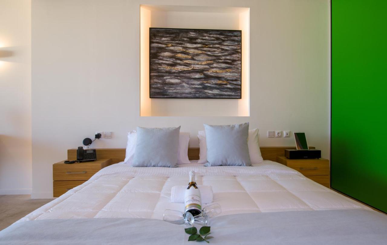 Lilium Luxury Suites Agia Marina Esterno foto